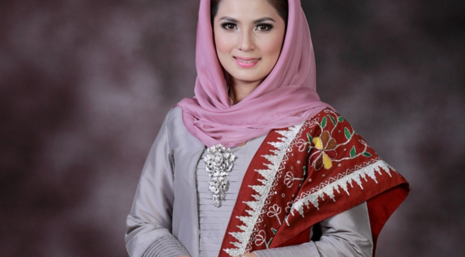 Aprilani Yustin FicardoI, Istri Gubernur Tercantik Se-Indonesia